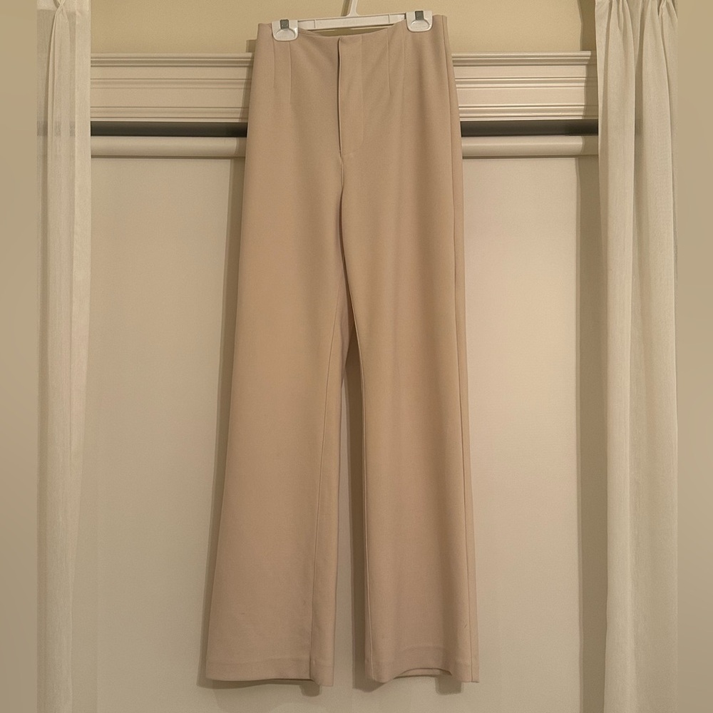 Abercrombie Cream Dress pants Size Small